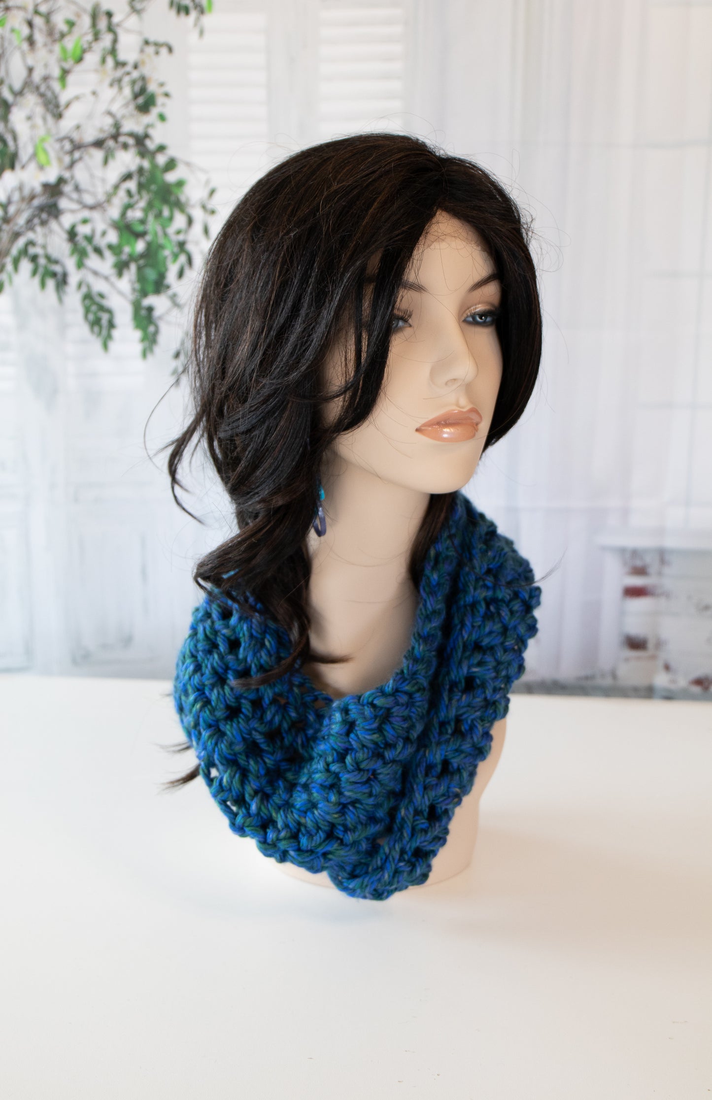 Crochet Cowl Infinity Scarf – Cozy and Stylish Winter Neck Warmer