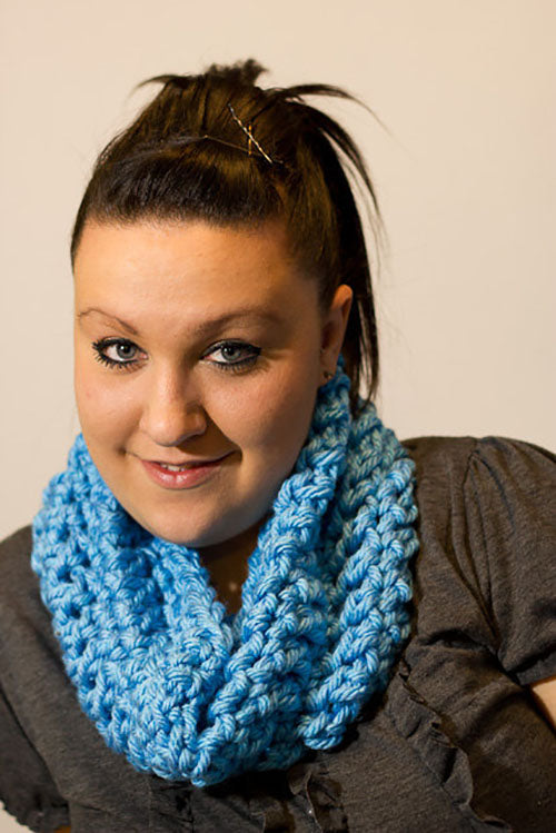 Crochet Cowl Infinity Scarf – Cozy and Stylish Winter Neck Warmer